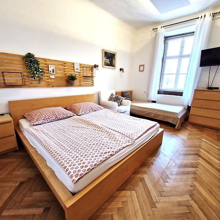 Varkeruelet Apartman Ödenburg Exterior foto