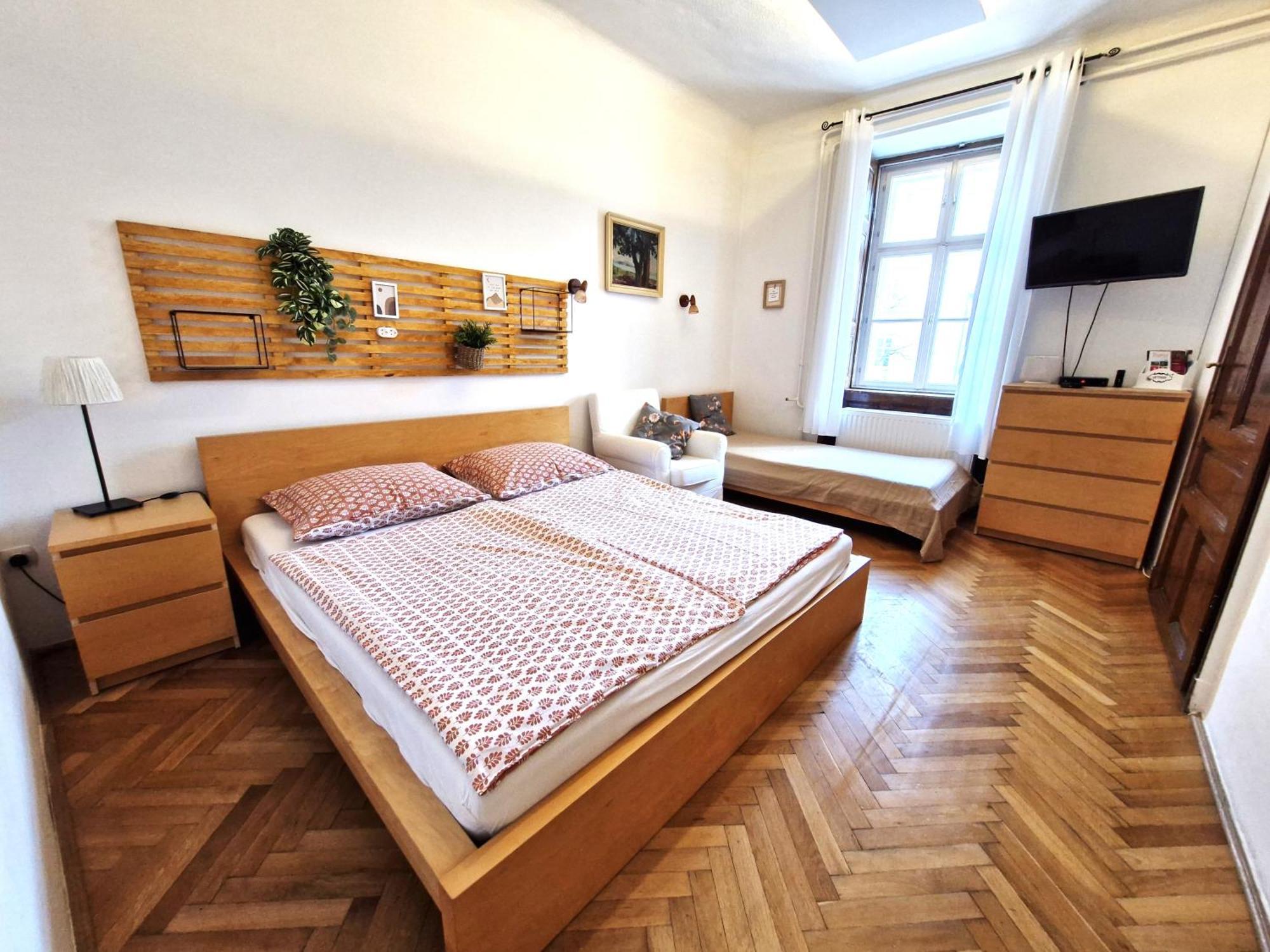 Varkeruelet Apartman Ödenburg Exterior foto