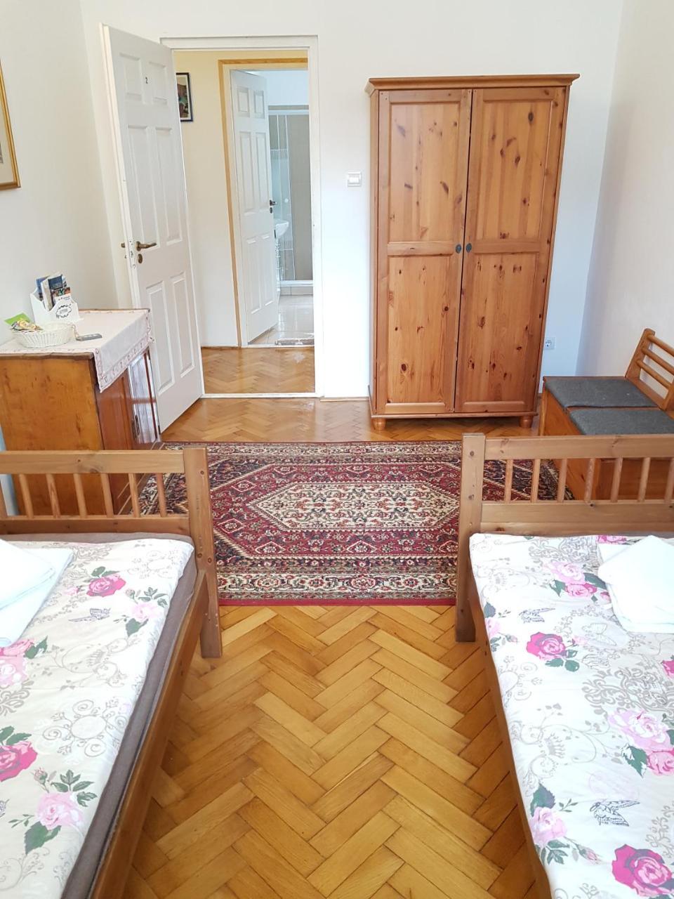 Varkeruelet Apartman Ödenburg Exterior foto